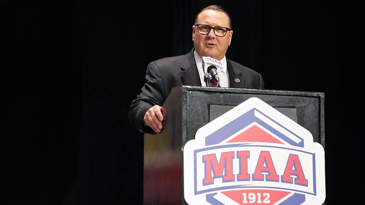 TheMIAA's tweet photo. Commissioner Mike Racy receives a five-year contract extension from MIAA CEO Council 📃🖋️

📰 https://t.co/zgjghLLyiu
#BringYourAGame https://t.co/ha2PN30eM0