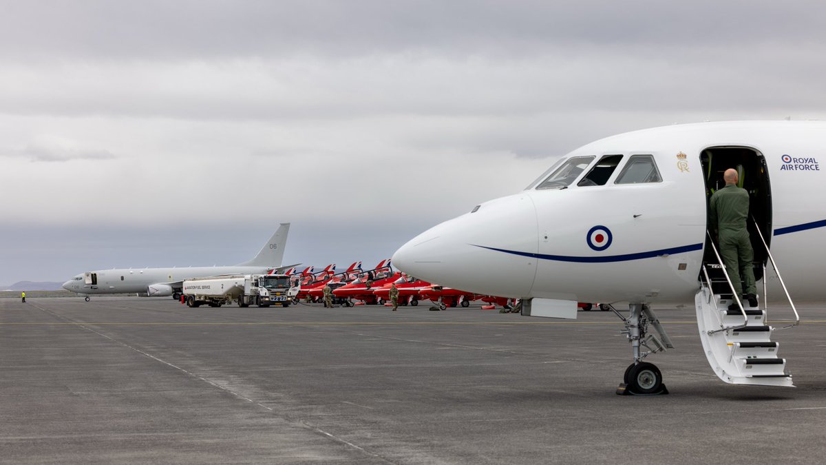 rafredarrows's tweet photo. Day one complete. The Red Arrows and support aircraft in Iceland, on the trail to the United States for Operation Eagle Hawk. Brilliant, agile teamwork from RAF Atlas A400M, Poseidon P-8 and Envoy crews.

#RedArrows | #RAF https://t.co/FyRhj5Ld9W