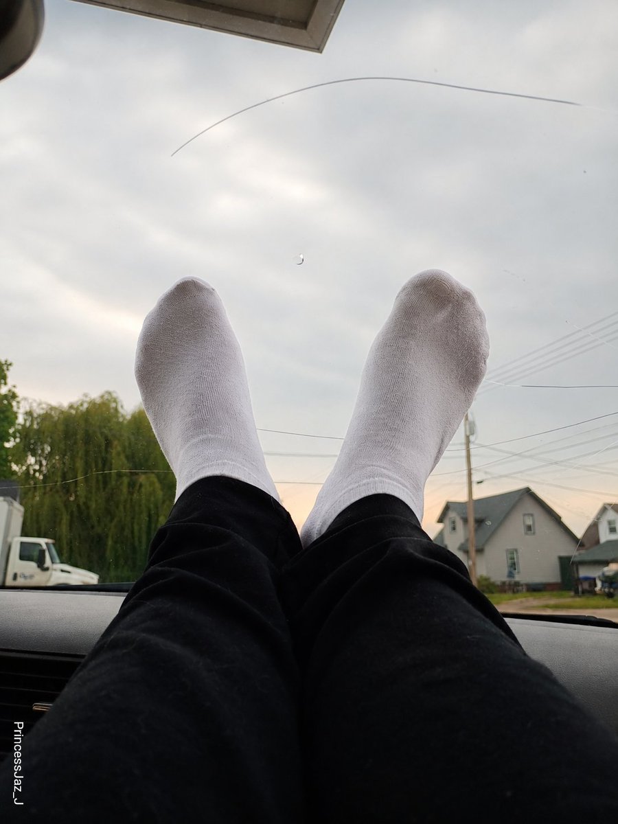 PrincessJaz_J's tweet photo. Passenger princess mode activated.

#findom #passengerprincess #carride #dailytravels https://t.co/wWR3jB2nCu