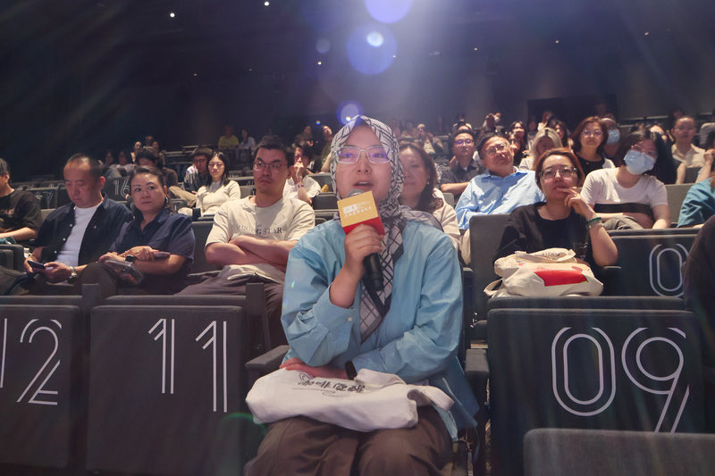 trt12punto's tweet photo. Yönetmenliğini Büşra Bülbül’ün üstlendiği TRT ortak yapımı ‘Bir Anne Hakkında’, dünya prömiyerini 28. Shanghai International Film Festival kapsamında düzenlenen “Asian New Talents” bölümünde gerçekleştirdi.

Film ekibi gösterimin ardından izleyicilerin sorularını yanıtladı.

Film, proje aşamasında 2022 yılında düzenlenen 12 Punto kapsamında TRT Ortak Yapım Ödülü’nün sahibi olmuştu.

#TRTSinema #TRT12Punto #ŞangayFilmFestivali
