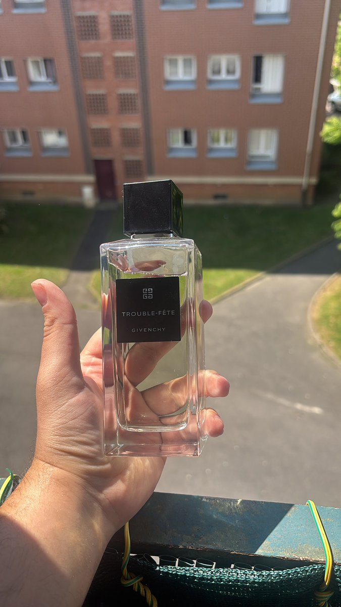 Hijaz parfum fan account tweet media