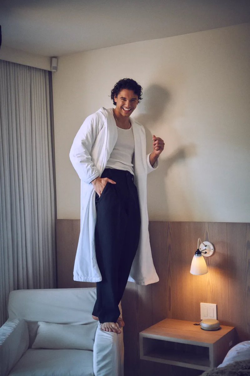 babybelcameli's tweet photo. this is honestly one of the sexiest things about him https://t.co/PglSqNMbQ7