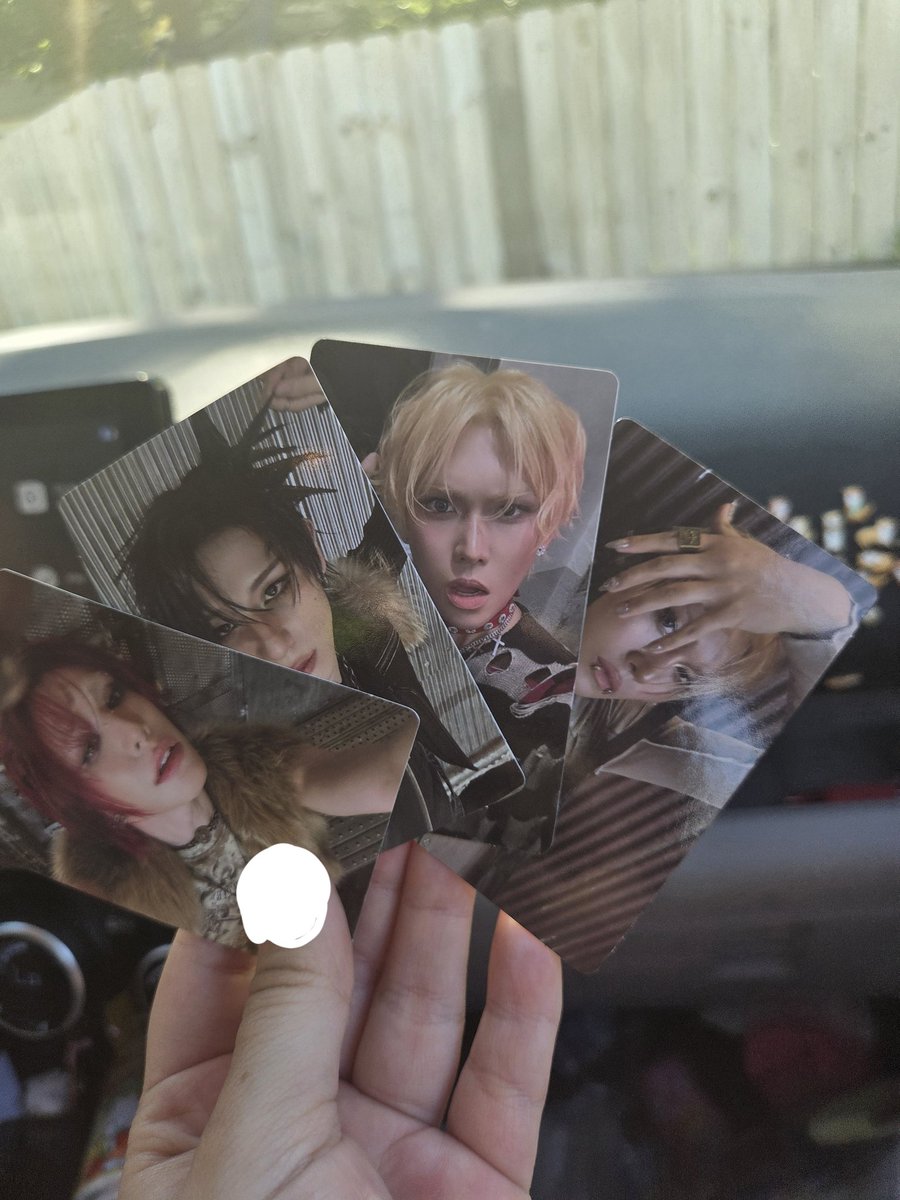 ot4xlov's tweet photo. my pcs came 😭😭😭 waiting on my other sets but im so happy... https://t.co/j6a9KH81VN