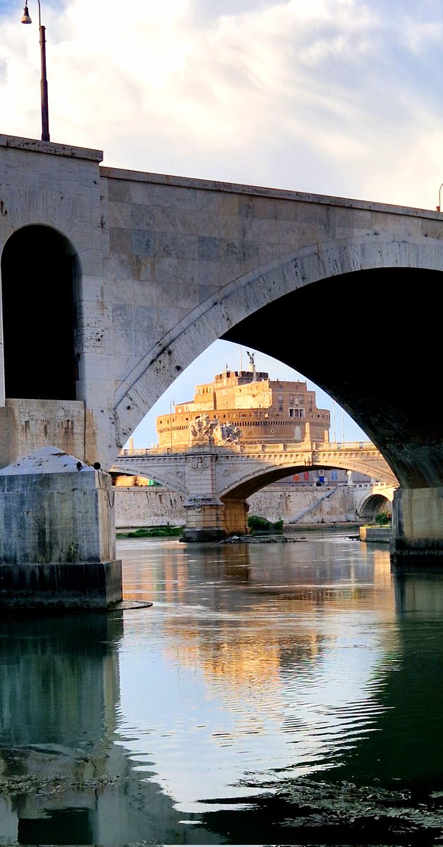 MarcoValerio68's tweet photo. Under the bridge... https://t.co/hEnubp0X8U