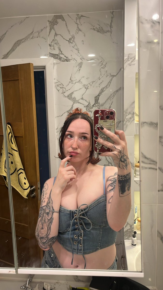 🔞daisy🔞 tweet media