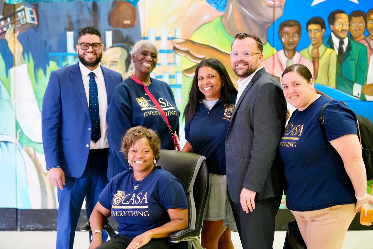 watlington_sr's tweet photo. Proud to celebrate our outstanding principals, assistant principals, and @phlschools leaders at this year's End-of-Year School Leader Celebration! Congratulations to our Lindback Award recipients, first-year principals, doctoral degree recipients, and all those recognized. #PHLED https://t.co/9g5asxMGMI