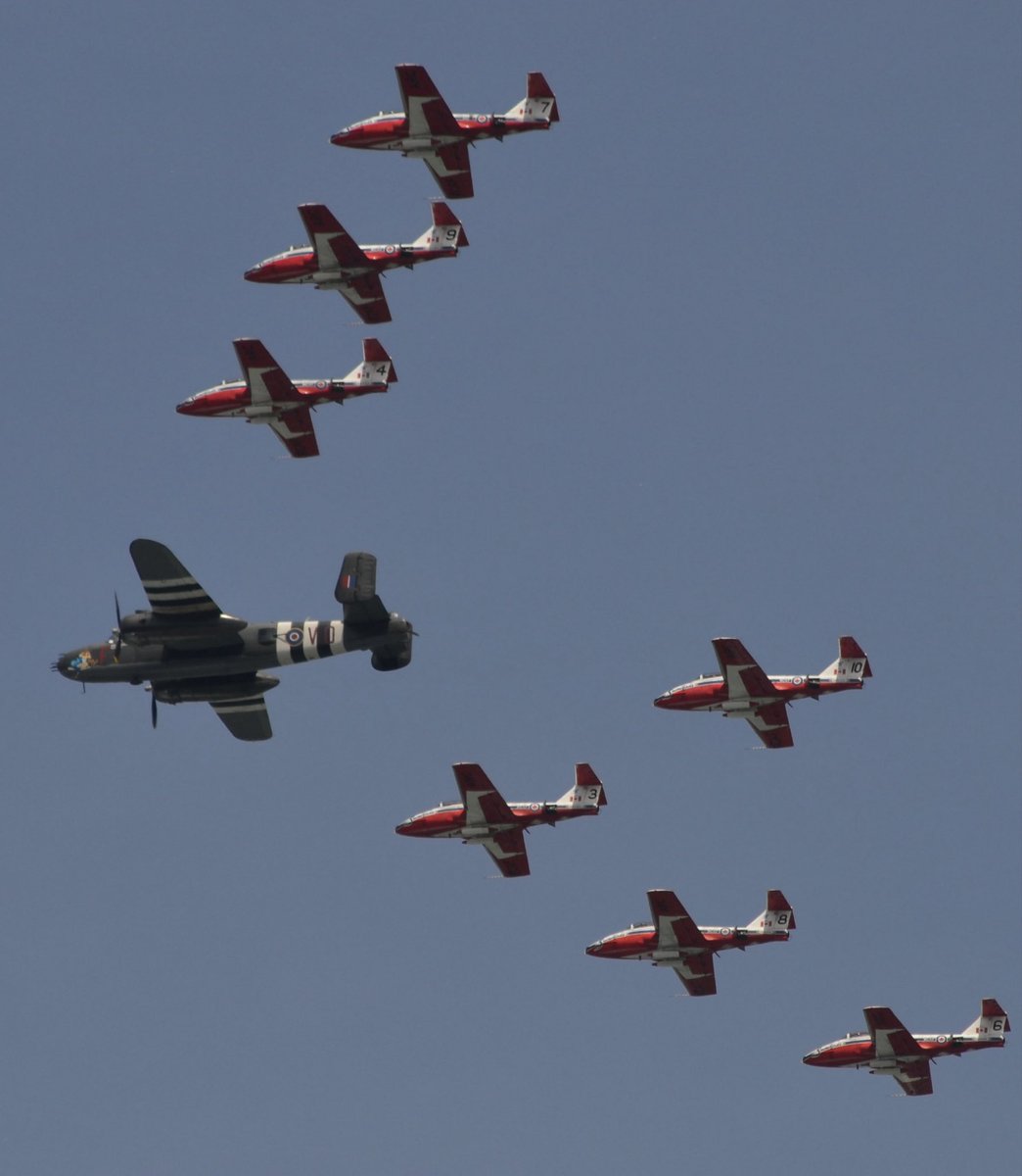 Goldironhands's tweet photo. @CWHM Here is some photos from Niagara Falls of the flyover. https://t.co/OrYpwKwcJV