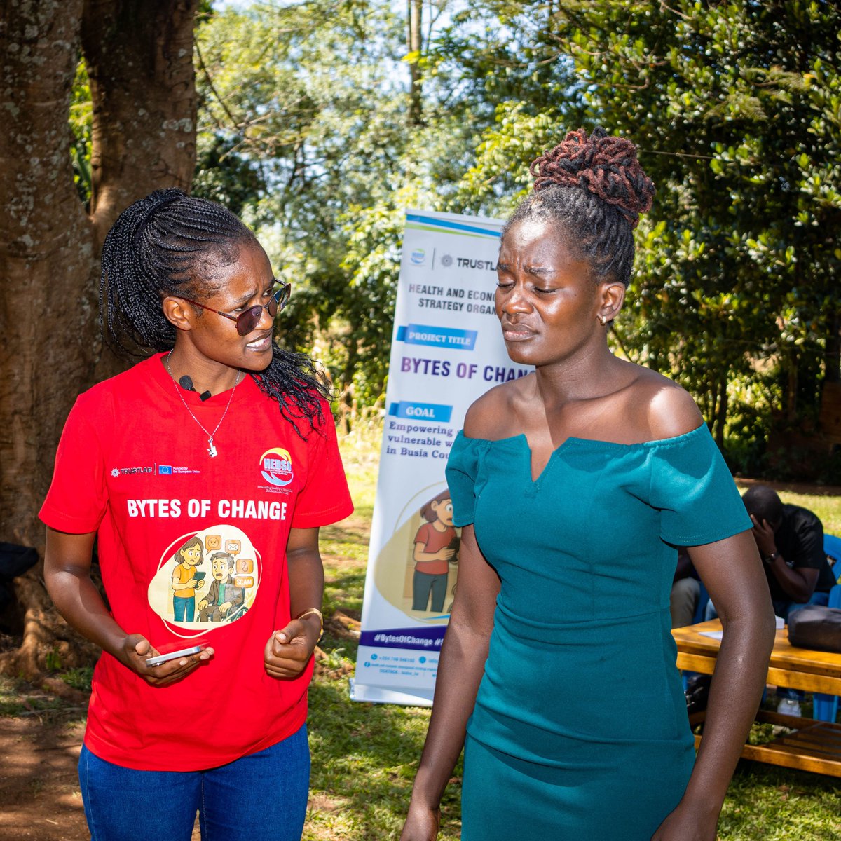HEDSOorg's tweet photo. Community voices are shaping safer digital spaces!

Under the #BytesOfChange Project, we convened a community dialogue at Mayenje Primary School, using participatory theatre to spark conversations on digital safety and responsible online engagement. https://t.co/Xtp8ntOIgc