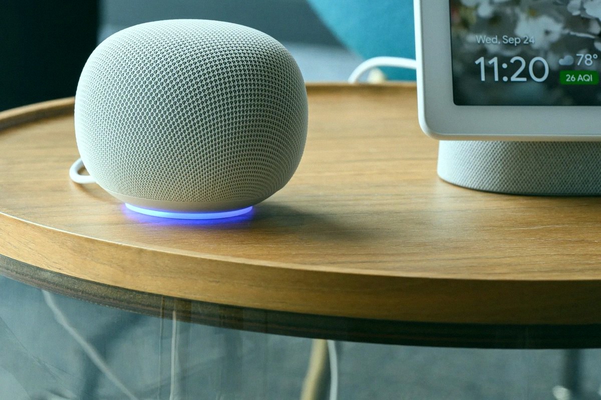 DougDiRamio's tweet photo. Google just dropped a new AI-powered Google Home Speaker for $100

It's deeply tied into their Gemini AI system and comes out June 25th. 📱📢 https://t.co/UIX54FuNGZ