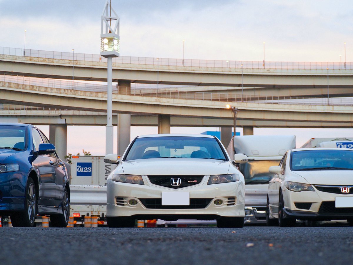 koki_CL7_VTEC's tweet photo. 彼氏が乗ってる車はジジ車って言うからセダンかと思ったらアコード ユーロRでした

乗り心地はいいけど、うるさいし最悪だし急に音でかくなるから死にたいぐらい恥ずかしいデートでした

VTECは回してなんぼだとか訳のわからないこと言ってました
さすがにキモすぎます

あたし何かおかしいこと言ってますか？
#CL7
#HONDA