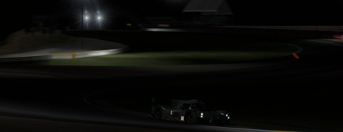 Higeneko1985's tweet photo. 仕事休みだったのに不具合見つけるだけで終わった…。Nvidiaの3画面やめてみた。 https://t.co/r6IMjXQWm1
