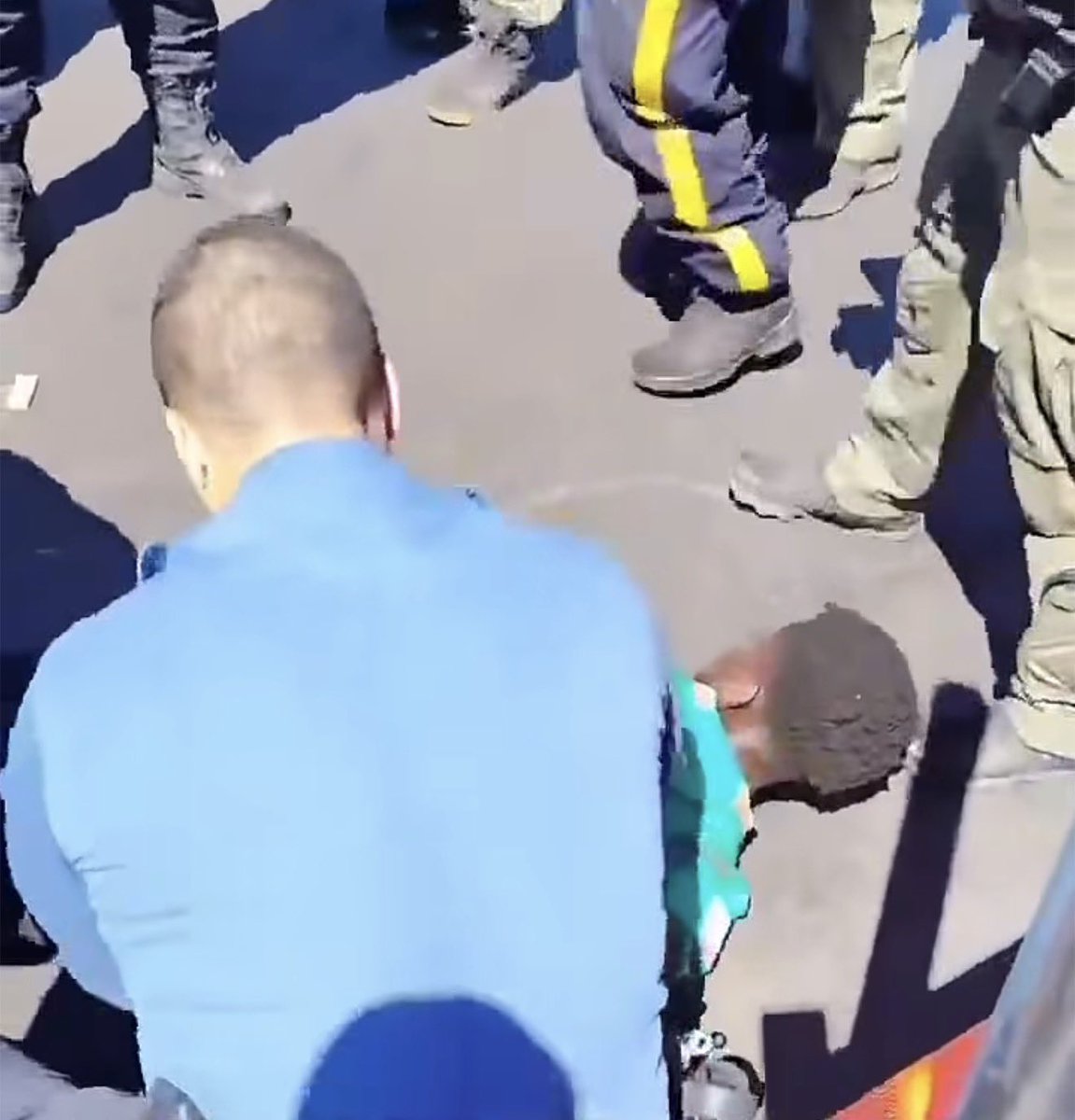 MickyJnr__'s tweet photo. 🚨 𝐁𝐑𝐄𝐀𝐊𝐈𝐍𝐆:

Reports indicate that some Senegalese fans were arrested in the United States following incidents involving security personnel.

#FIFAWorldCup #WorldCup2026 #Senegal #AfricanFootball #WorldCupwithMicky https://t.co/2aGKBAEy9c