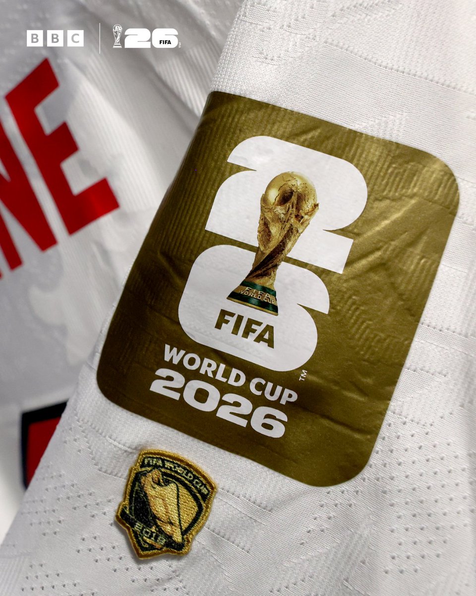BBCMOTD's tweet photo. Tonight England captain Harry Kane will have a golden patch on the right sleeve of his shirt to mark his 2018 World Cup Golden Boot ⚽

All England players will wear the gold tournament sleeve patch to mark the World Cup win in 1966 🏴󠁧󠁢󠁥󠁮󠁧󠁿 https://t.co/hBx1SGkoCz