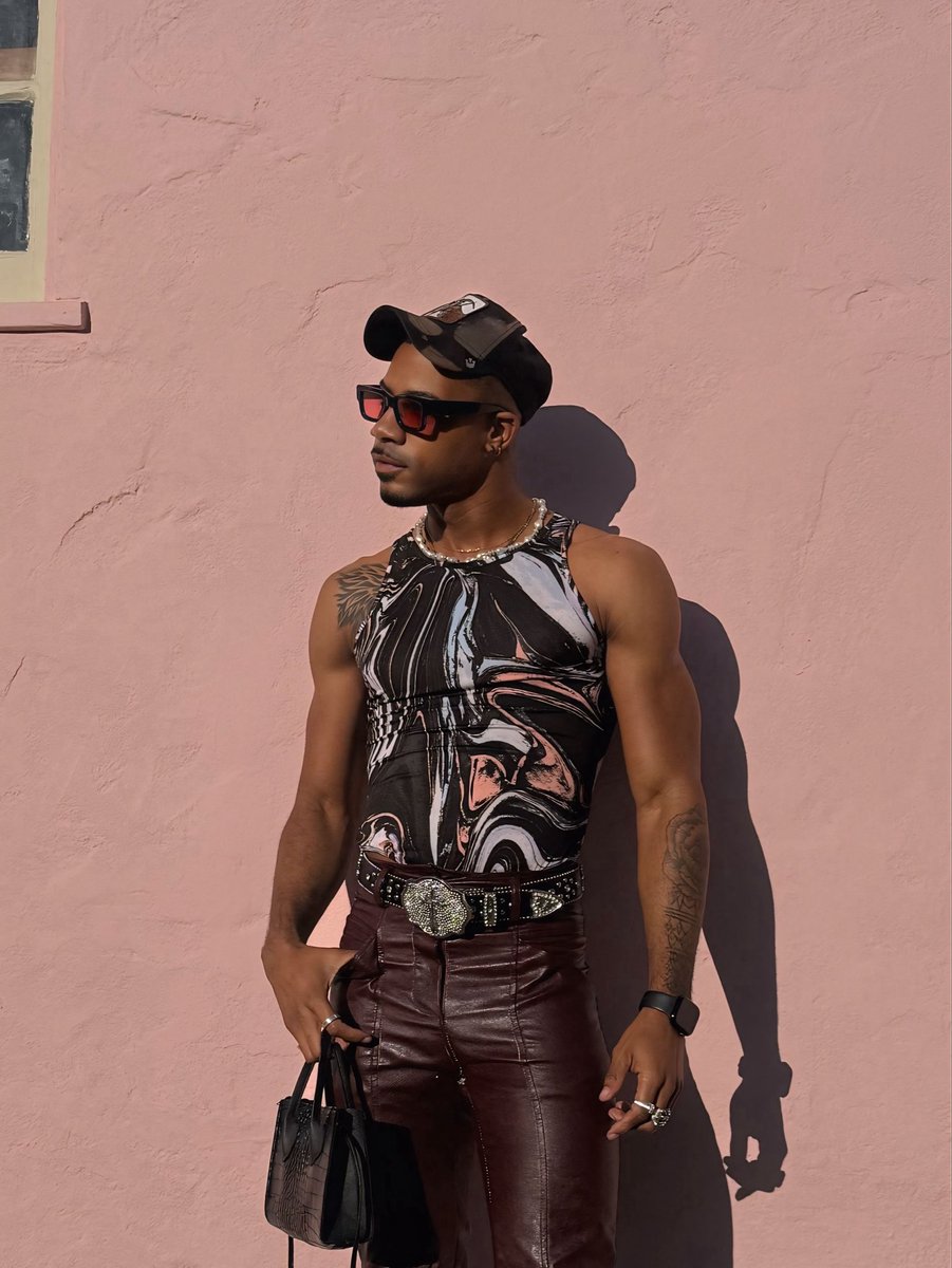 sir3dward's tweet photo. This top was $1 in fashion district. Reasons I love LA😂 https://t.co/isVCTPogpU