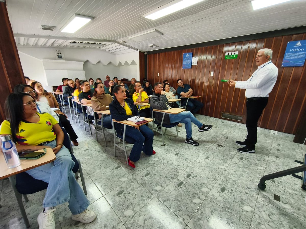 ESAPOficial's tweet photo. #AEstaHora en Tunja, la Territorial Boyacá y Casanare da inicio al Encuentro #TerritorioYMéritoEnConexión, un espacio para fortalecer la articulación institucional y el empleo público en nuestro territorio. 💙
#ESAP #Tunja #TerritorialBoyacáCasanare https://t.co/dDTmMygHN1