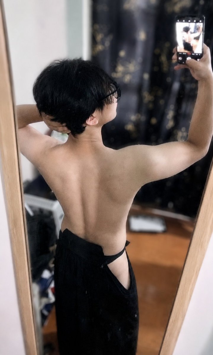 IncenseVu's tweet photo. I still prefer looking from behind the most. 🤗 https://t.co/WxceSWfFXm
