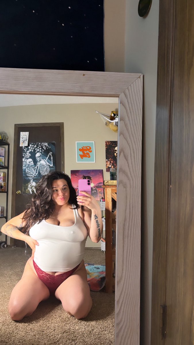 its_emstv's tweet photo. wanna take it off? 🙈 https://t.co/3zEHjWoP3S