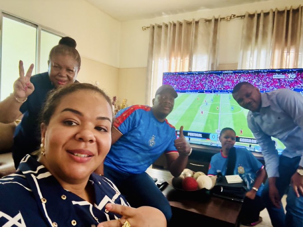 xtr_africa's tweet photo. DRC FM First Ever selfie 🇨🇩👏 https://t.co/QhhpKWXYmE