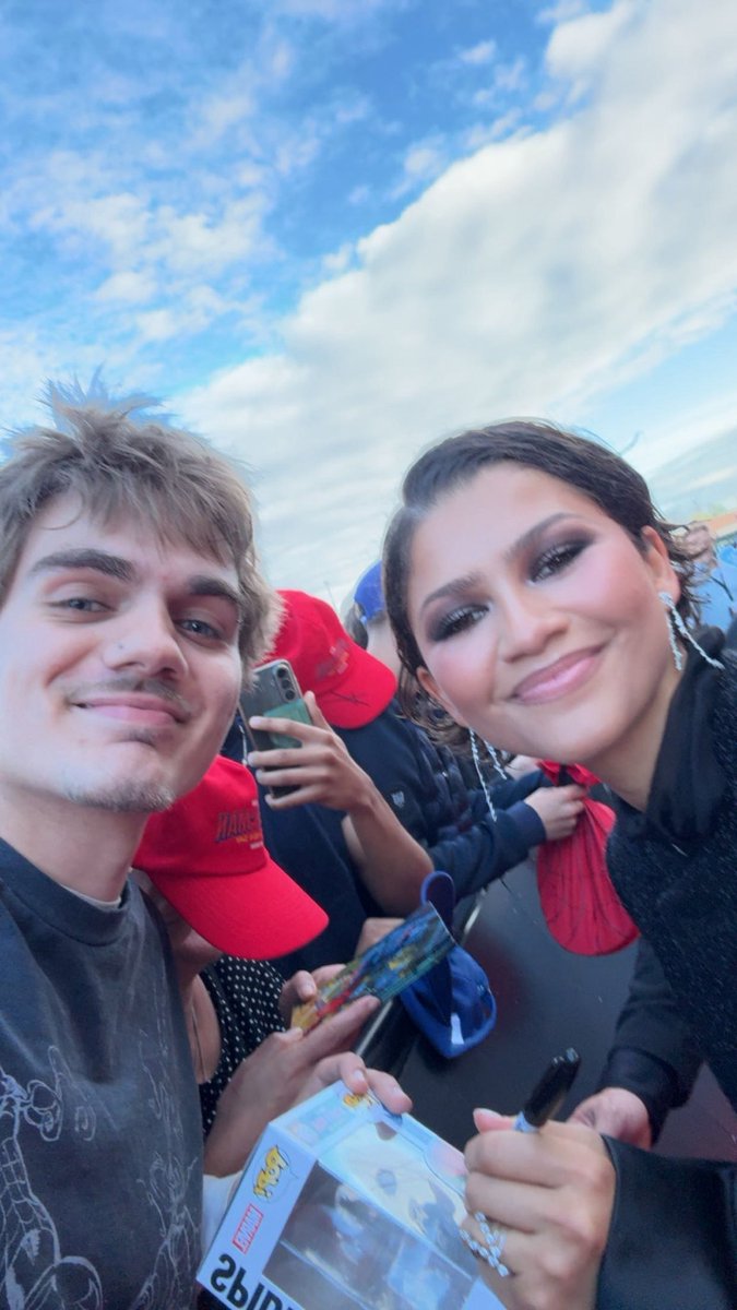 Bonosj06's tweet photo. I still can’t believe today was real. #tomholland #zendaya #spiderman #spidermanbrandnewday #brandnewday #amsterdam https://t.co/iEPH1odk5x