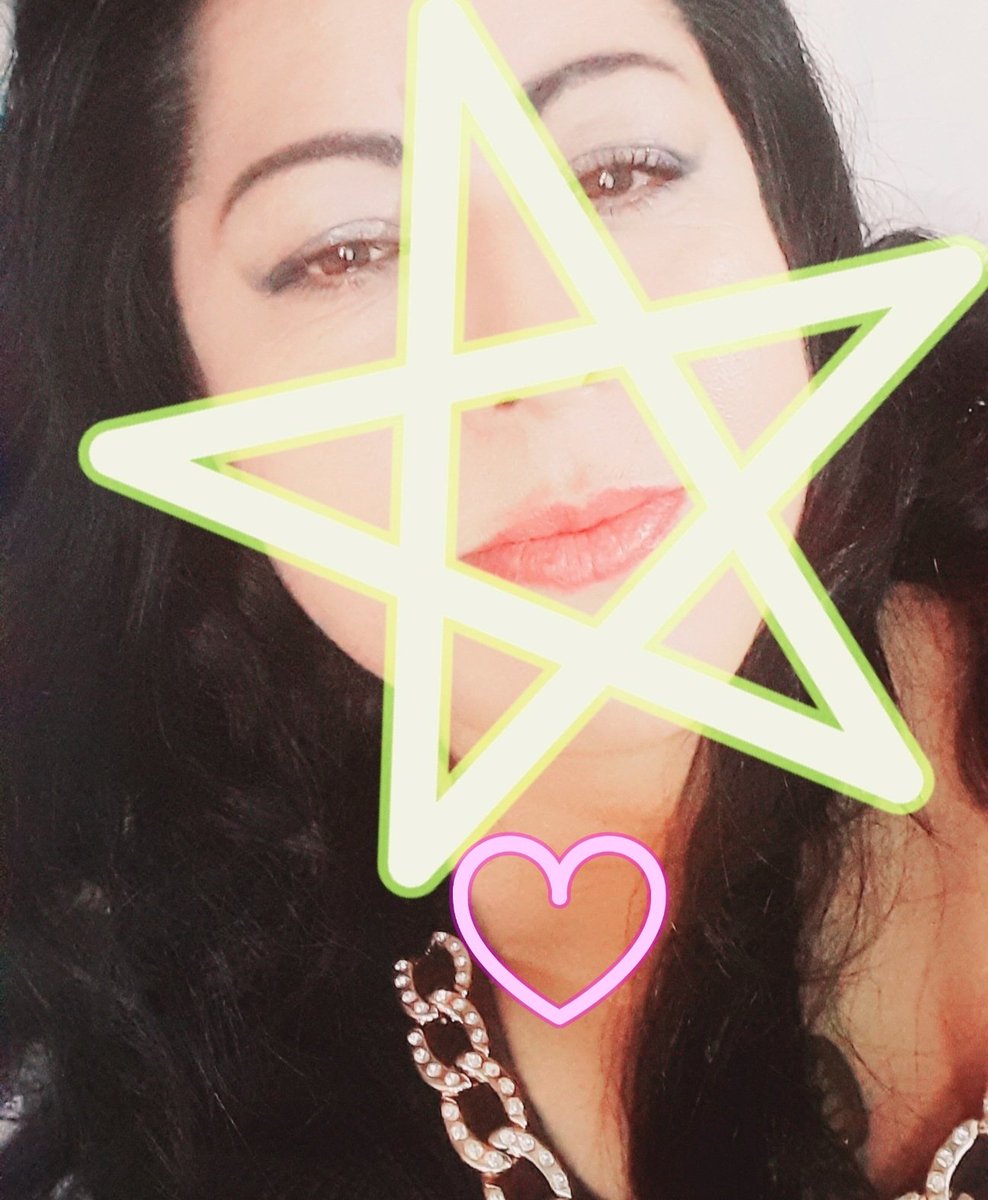 Estrell80819636's tweet photo. 🌟💋 https://t.co/0Sp2tCUMgT