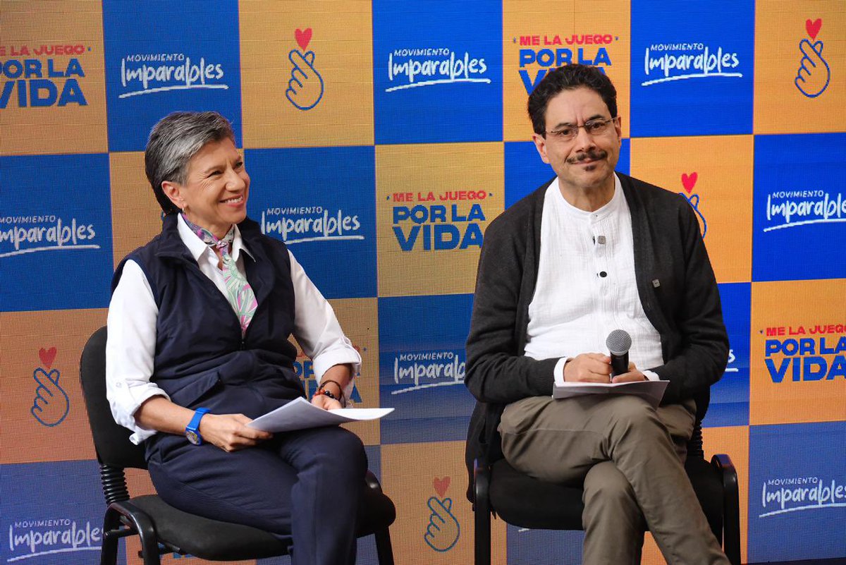 FisicoImpuro's tweet photo. Si el centro tuviera más políticos como Claudia López tomando partido en los momentos cruciales del país y menos como Fajardo y Oviedo que se esconden cuando más se les necesitan, ya hace rato hubieran ganado una presidencia de Colombia. Aún están a tiempo #LaRemontadaDeCepeda https://t.co/qSwzcpifHz