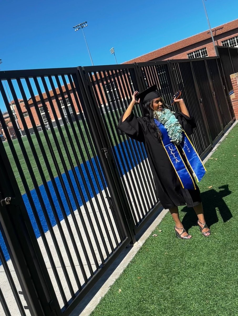 ccnottchanel's tweet photo. Did a thing on Monday 💙💛🐻 #BigBruin #UCLA https://t.co/Uk1bhRfSlu