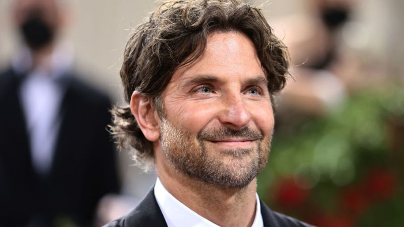 poptime's tweet photo. 🚨🇧🇷 Wagner Moura, Margot Robbie e Bradley Cooper estrelarão a prequel de 'Onze Homens e um Segredo', segundo o THR.

Wagner interpretará o vilão da trama. https://t.co/Mz89S1oY33