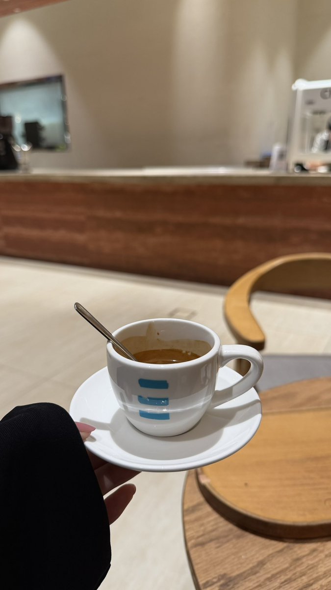 2r_oz's tweet photo. لقطات اليوم 🌙☕️✨ https://t.co/cwGG3MvbEl