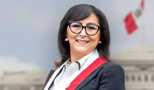 LuvinaPE's tweet photo. Como medida de reconciliación para el país, propongo mandar al Larco Herrera a José Domingo Pérez y a Milagros Jáuregui. 

Sin duda alguna, al día siguiente será un mejor país. https://t.co/O7cxcCESjM