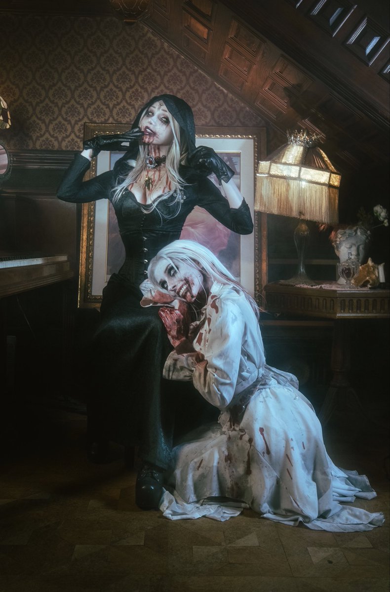 ThatFoxxGirl3's tweet photo. Bela and Selena Resident Evil cross over ! https://t.co/7OEpKcrued