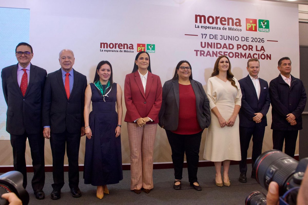A_MontielR's tweet photo. En conferencia de prensa conjunta de @PartidoMorenaMx, @partidoverdemex y @PTnacionalMX, junto a @CitlaHM, presidenta de la Comisión Nacional de Elecciones, presentamos el proceso de definición de las y los aspirantes a Coordinadores Estatales en Defensa de la Transformación y la Soberanía Nacional, que se realizará del 22 al 27 de junio en la #CiudadDeMéxico.

Con unidad, organización y trabajo territorial, seguiremos fortaleciendo nuestro movimiento, respaldando a la presidenta @Claudiashein y profundizando la revolución de las conciencias junto al pueblo de México. 🇲🇽

@karencastrejont @AlbertoAnayaGt
@ArturoEsc @ReginaldoSF_PT
@CarlosPuenteZAC @geovanna_b
#HumanismoMexicano
#PrimeroLosPobres