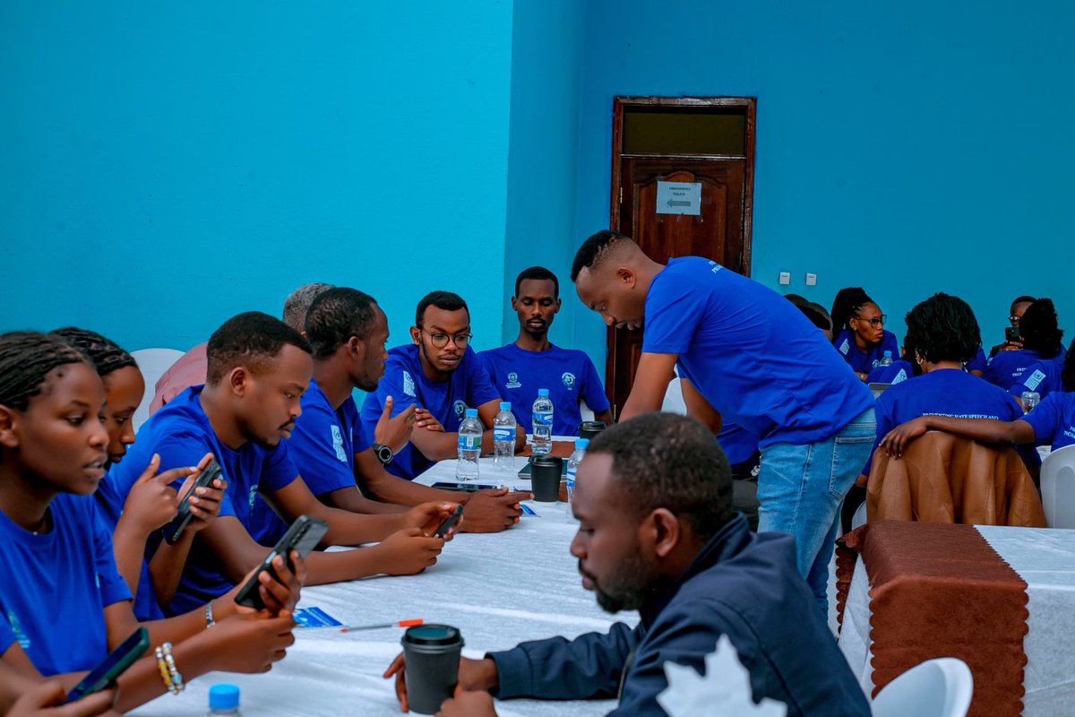 YesRwanda_'s tweet photo. π’ WEDNESDAY | #DigitalPeaceCampaign #OnlineRespect #PeaceOnline
Digital peace starts with simple actions: listening, understanding and communicating respectfully with others online.
@visionjeunesse2 @Unity_MemoryRw @RwandaYouthArts @RwandaICT @jnabdallah https://t.co/h17wJT4Omx