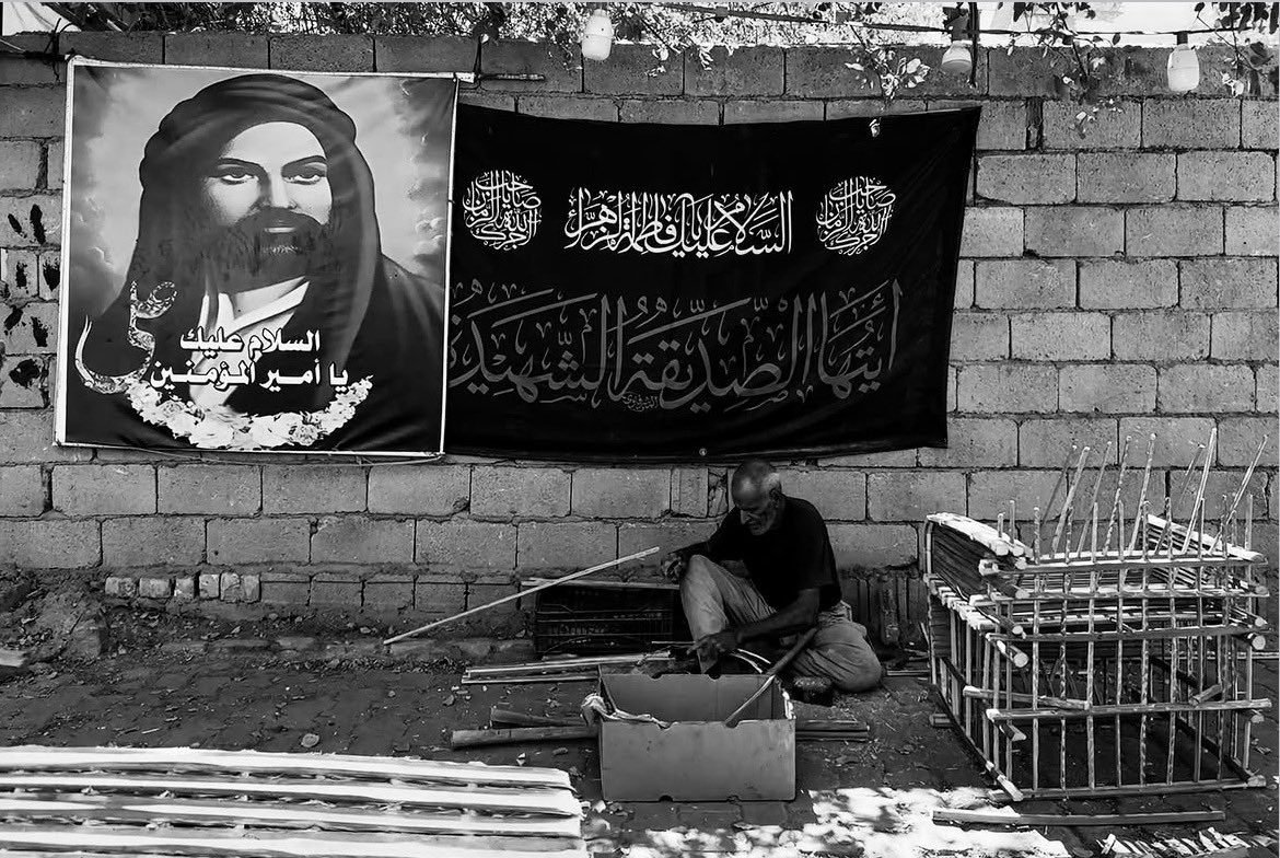 c_polatt's tweet photo. “Kim Allah’ın alametlerini yüceltirse, şüphesiz bu, kalplerin takvasındandır..”

📚Kur'an 22/32

“İmam Huseyn ع şeâirullahtır!”

Kerbela,
kâmil şekilde hem nankörlüğü hemde ihsanı gösterir.. Bir tarafta ihânete doymayan, bir tarafta da son anına kadar bağışta/lütufda bulanan kâinatın yalnız İmamı! ع

#MuharremAyı
#ImamHuseyn
#Karbala
#Matem