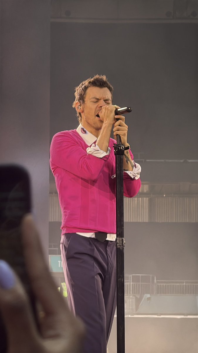 Harry se apresentando hoje na #TogetherTogetherLondon via
