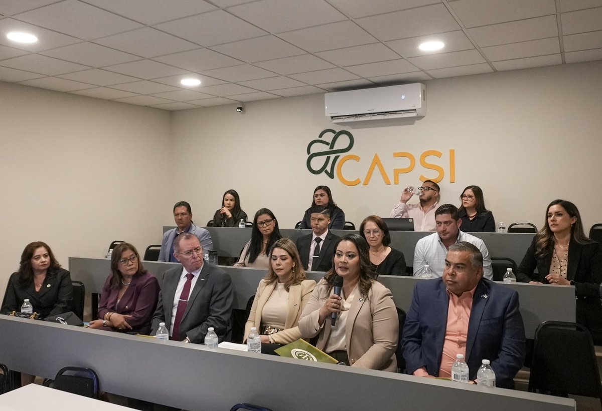 tgustahn's tweet photo. Congreso realiza encuentro intersectorial para fortalecimiento de Cámaras Gesell.
Nota completa 👇
https://t.co/6yHnz6W7AR
#CongresoNacional #Encuentro #Intersectorial #Fortalecimiento #CámarasGesell https://t.co/3n1ARc6MLm