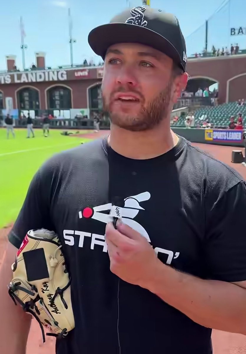 EloyGarcia84's tweet photo. Dear @whitesox 

Release the Strokin’ shirt 

#WhiteSox https://t.co/xIeR5f3SXE
