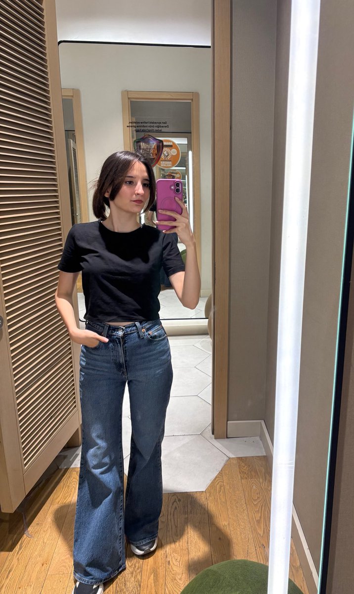 ozlem_mutlu57's tweet photo. Bir iş gününün sonuna geldik 🤦🏻‍♀️🤷🏻‍♀️

Herkese İyi Geceler 🌙 https://t.co/ivkGjg5063
