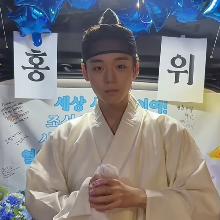 끼끼워리 tweet media