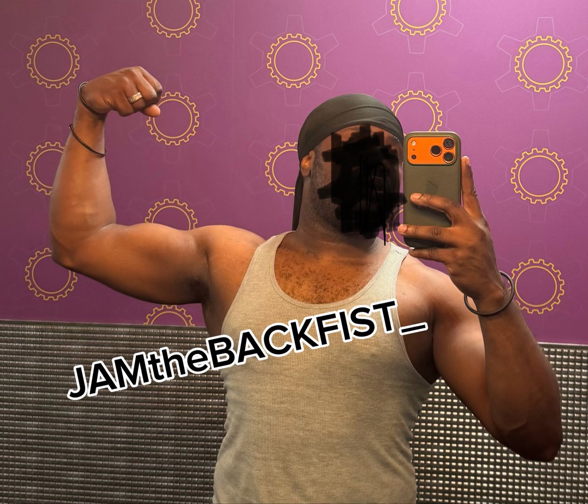 JAMtheBACKFIST_'s tweet photo. Post pump pic 💪🏽🤌🏾🤌🏾♥️ https://t.co/dqWd81lfAQ