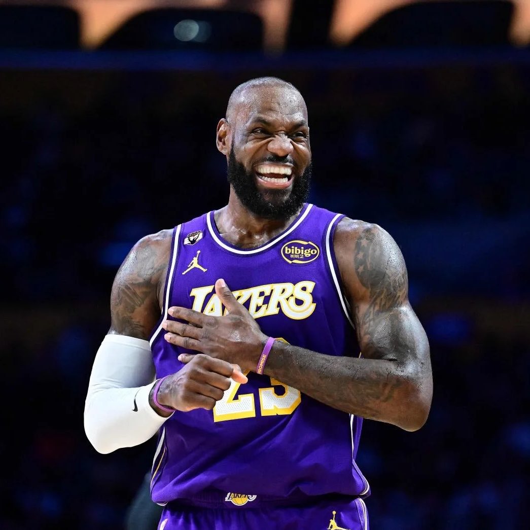 LegionHoops's tweet photo. If LeBron re-signs with the Lakers, Kevin Love could join the Lakers as well, per @MarcJSpears https://t.co/upUwbAONGS
