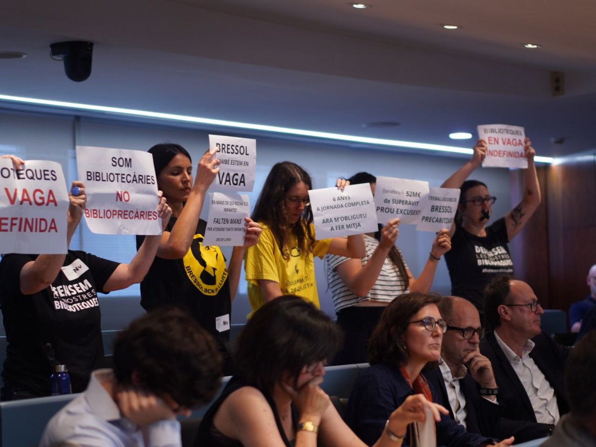 defensembiblios's tweet photo. 🚨 Denunciem a la Comissió de Drets socials la repressió contra la plantilla

📢 Mentrestant, les negociacions continuen encallades i sense avenços significatius. Sembla que les gerències de RH no estan aplicant el mandat polític de resoldre el conflicte🤬

#vagabiblioteques https://t.co/WZ9ITXhWiq