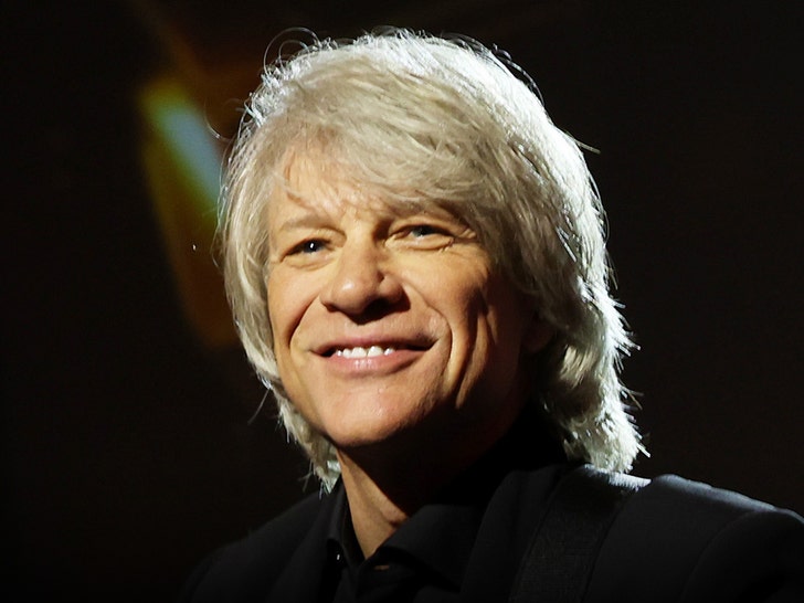 TMZ's tweet photo. 🎤 Jon Bon Jovi says he's fully recovered from vocal cord surgery and ready for tour. https://t.co/nDOcpQ0OFE https://t.co/jf5SEYF5mV