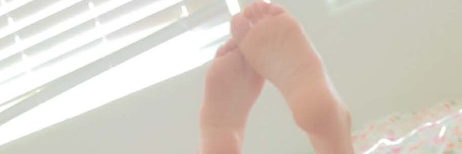 Kayliasbabe's tweet photo. @FEETCONNOlSSEUR Check my profile for my links and give a follow 🥰😏 https://t.co/yGAutTh13h