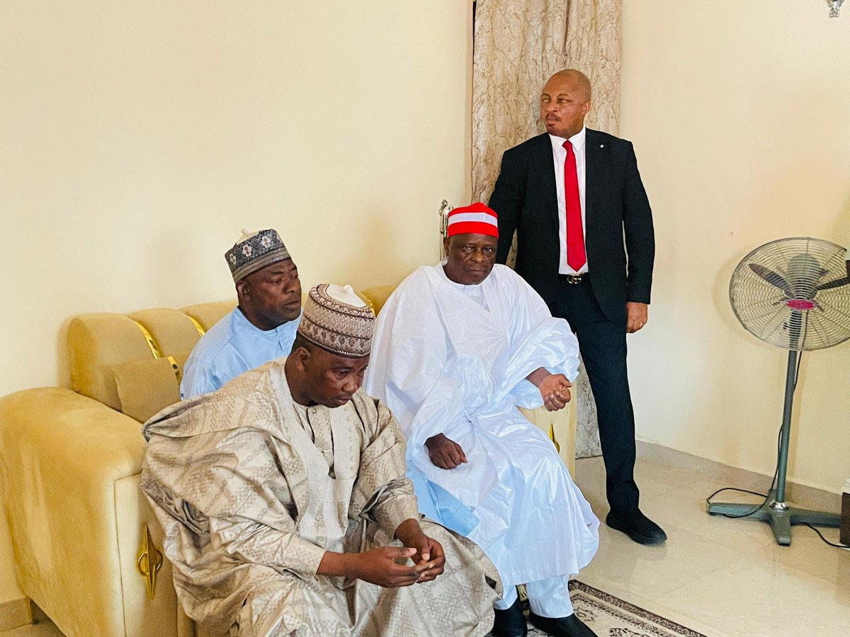 KwankwasoRM's tweet photo. Today in Katsina, I paid a condolence visit to the family of the late Major General Rabe Abubakar (Rtd), following his tragic death while in captivity.

General Rabe was a gallant, patriotic, and dedicated officer who served Nigeria with honour, courage, and distinction throughout his career.

We offered prayers for Allah’s infinite mercy on his soul, comfort and strength for his grieving family, and lasting peace and security across our nation. We also prayed for the swift and complete recovery of his wife, who has now regained her freedom.

May Almighty Allah grant him Al-Jannatul Firdaus and forgive his shortcomings. Ameen. - RMK
