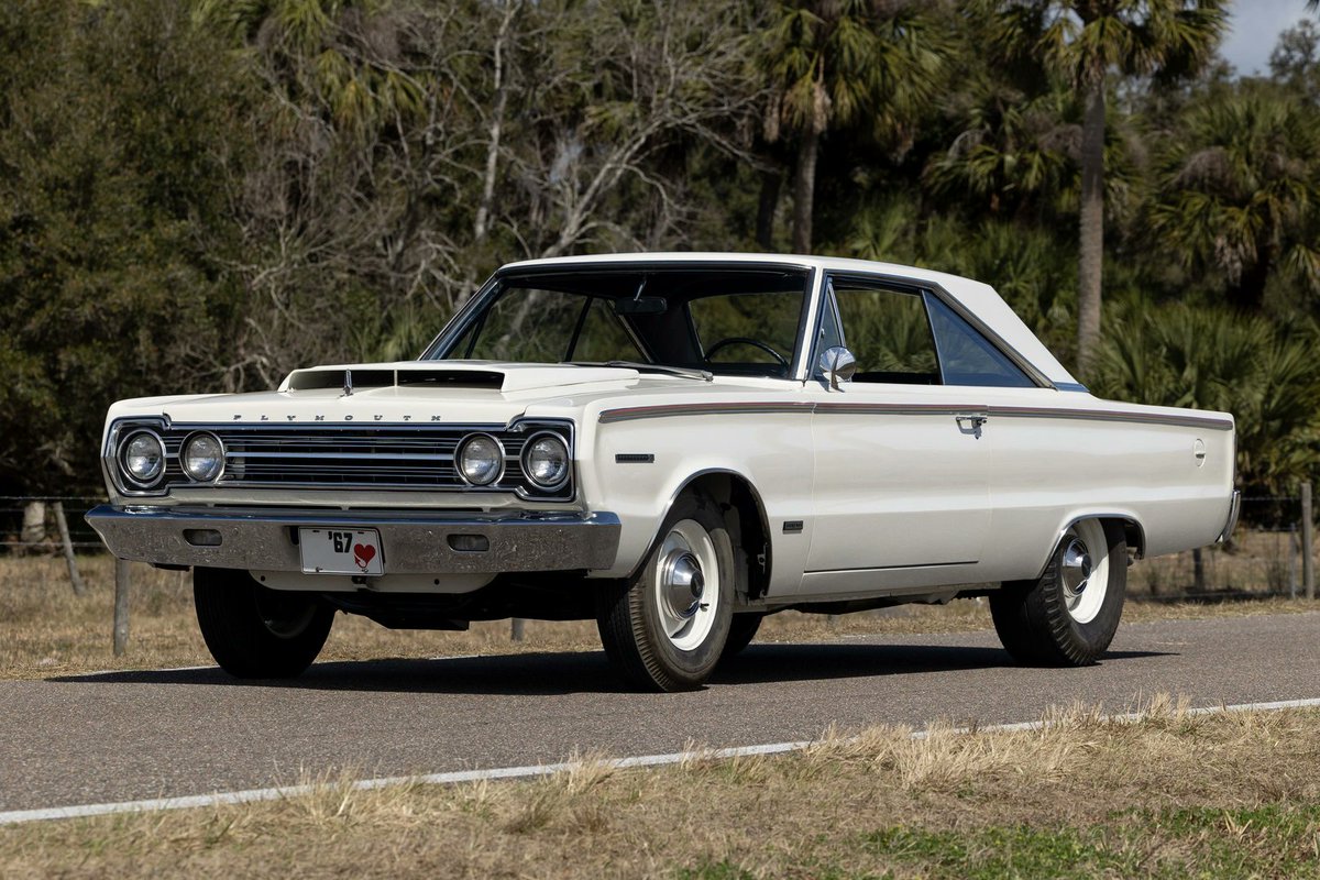 hypercarsio's tweet photo. Factory-built without a heater, radio, or insulation—this 1-of-55 RO23 Hemi Belvedere was never meant for the road. 178 miles, 4-speed, never cut. https://t.co/ppnElupgMV