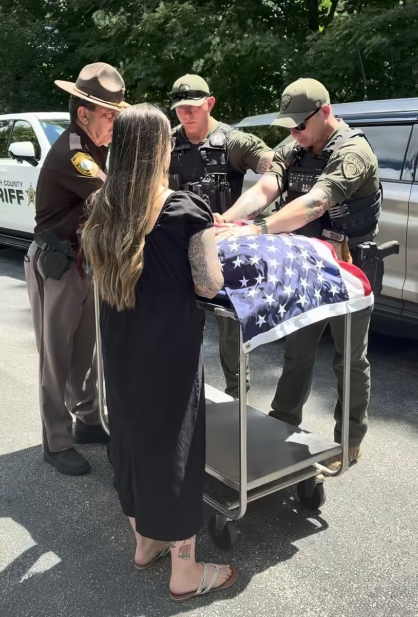 MilitaryCooI's tweet photo. K-9 Dundee served with unwavering courage, loved unconditionally, and gave everything to protect those around him. The pain of his loss is immeasurable, but so is the legacy he leaves behind. 

EOW 6/12/2026 https://t.co/2s4Hp4fX1C