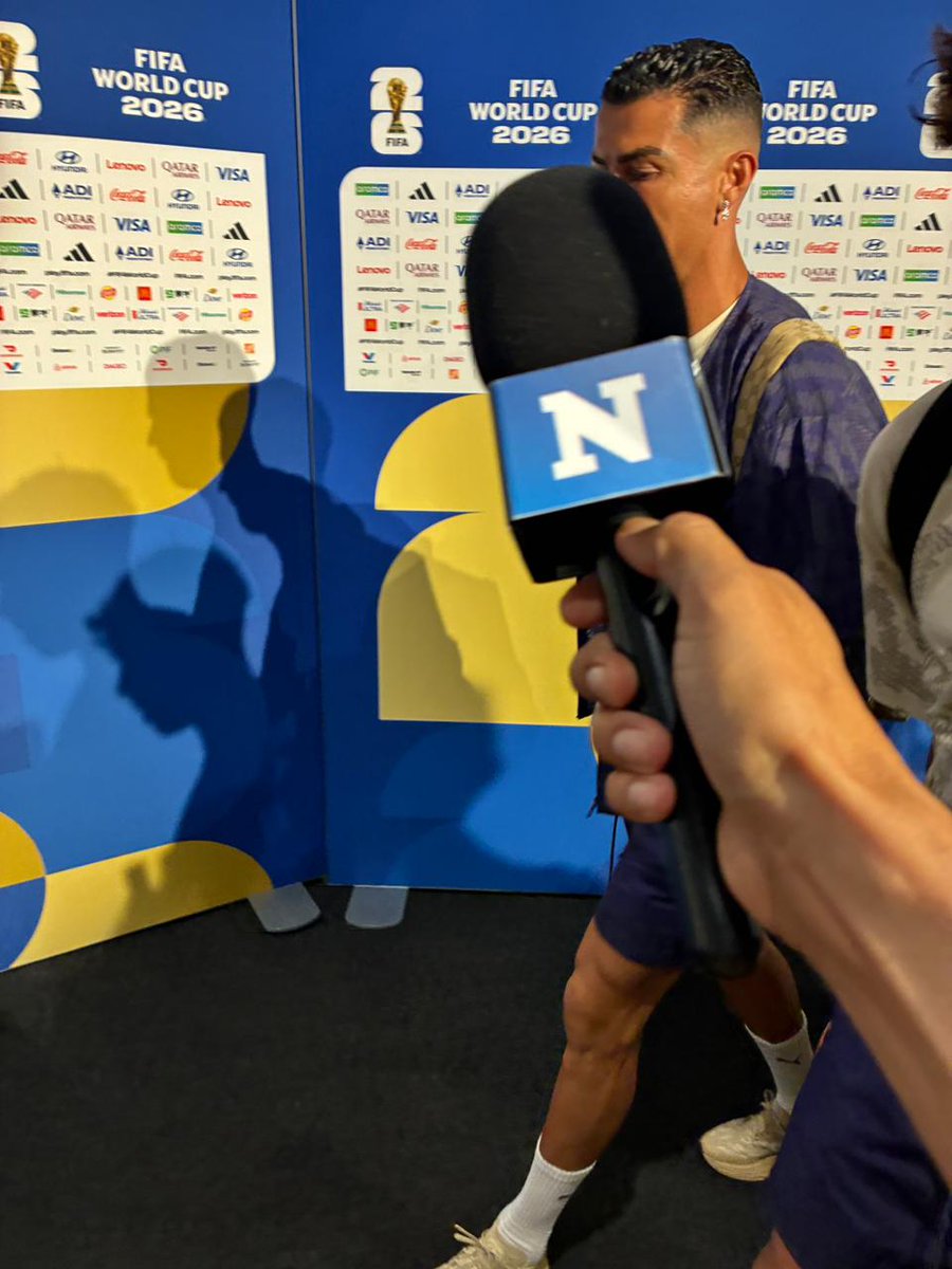 SancadillaNorte's tweet photo. Cristiano Ronaldo pasó de largo en la zona mixta del Estadio Houston, iba muy serio.

Fotos: Juan Carlos Jiménez / Enviado (@elnorte) https://t.co/OgRPNFzmMm