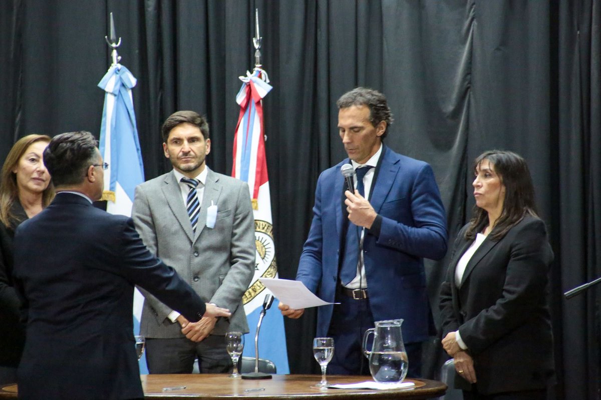 emiliojaton's tweet photo. Hoy participé de la jura de los nuevos jueces federales: Walter Rodríguez en el Juzgado N° 2 de Santa Fe y Santiago Saux en el Juzgado N° 1 de Rafaela.

¡Buen trabajo para ambos!

Por más justicia y por una defensa firme de los derechos humanos en cada rincón de nuestra provincia https://t.co/VMEgXFBylE