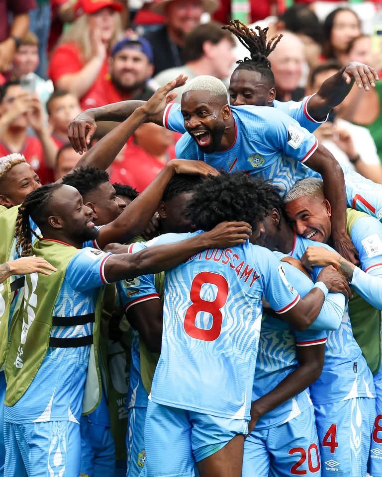 EmeryKabongoM's tweet photo. ⚽️🇨🇩❤️ 

HONTE À VOUS tous, ces « congolais » de mauvaise qualité qui attendiez une défaite, voire une humiliation de cette équipe face au Portugal pour tenter de justifier vos critiques déplacées chaque jour qui passait avant ce match. https://t.co/S3XJe5s5pg