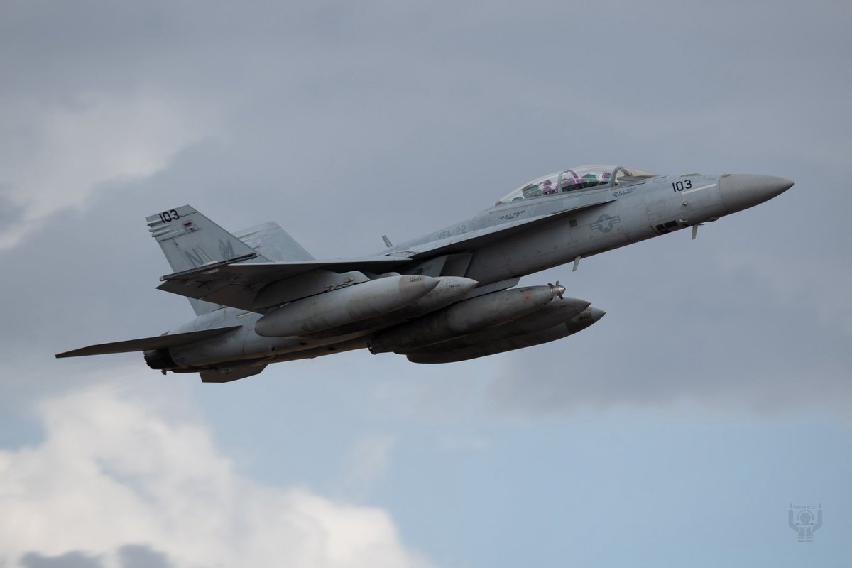 ajgobolts's tweet photo. More shots of Monday’s departures of VFA-137 heading home to Lemoore from @ABQSunport #avgeek https://t.co/1SdvN83AHD